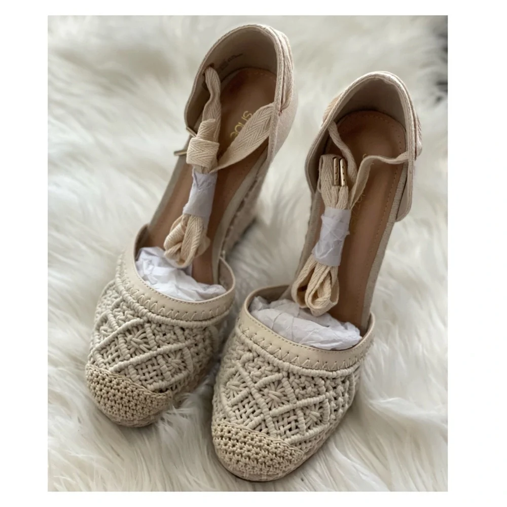 Cream Wrap Up Wedges - Picture 4 of 5